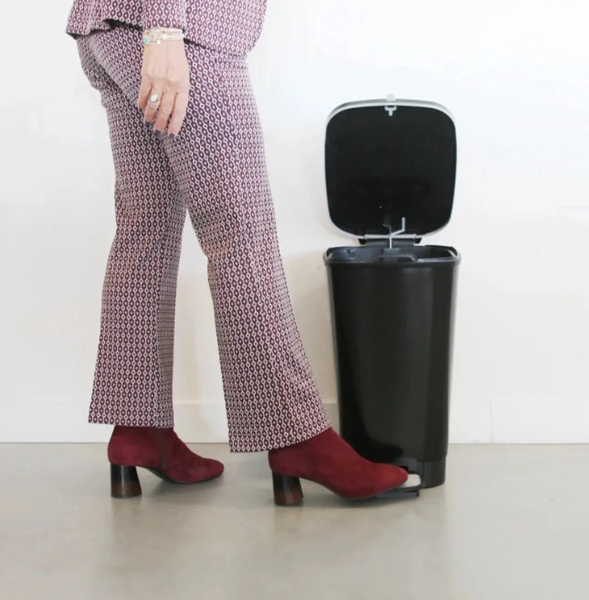 Curver Chic 35L Pedal Bin  - Black