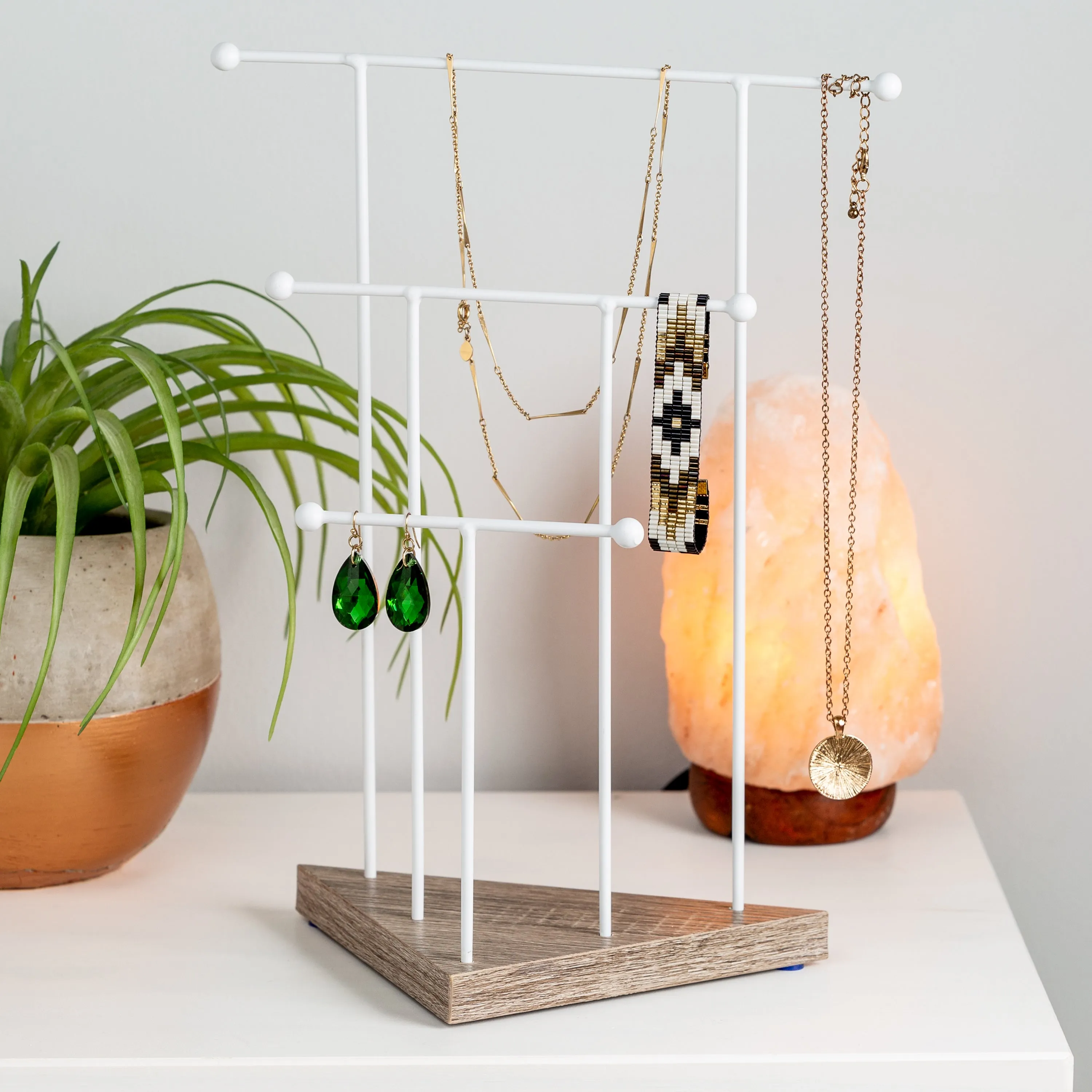 Gray/White 3-Tier Triangle Jewelry Stand