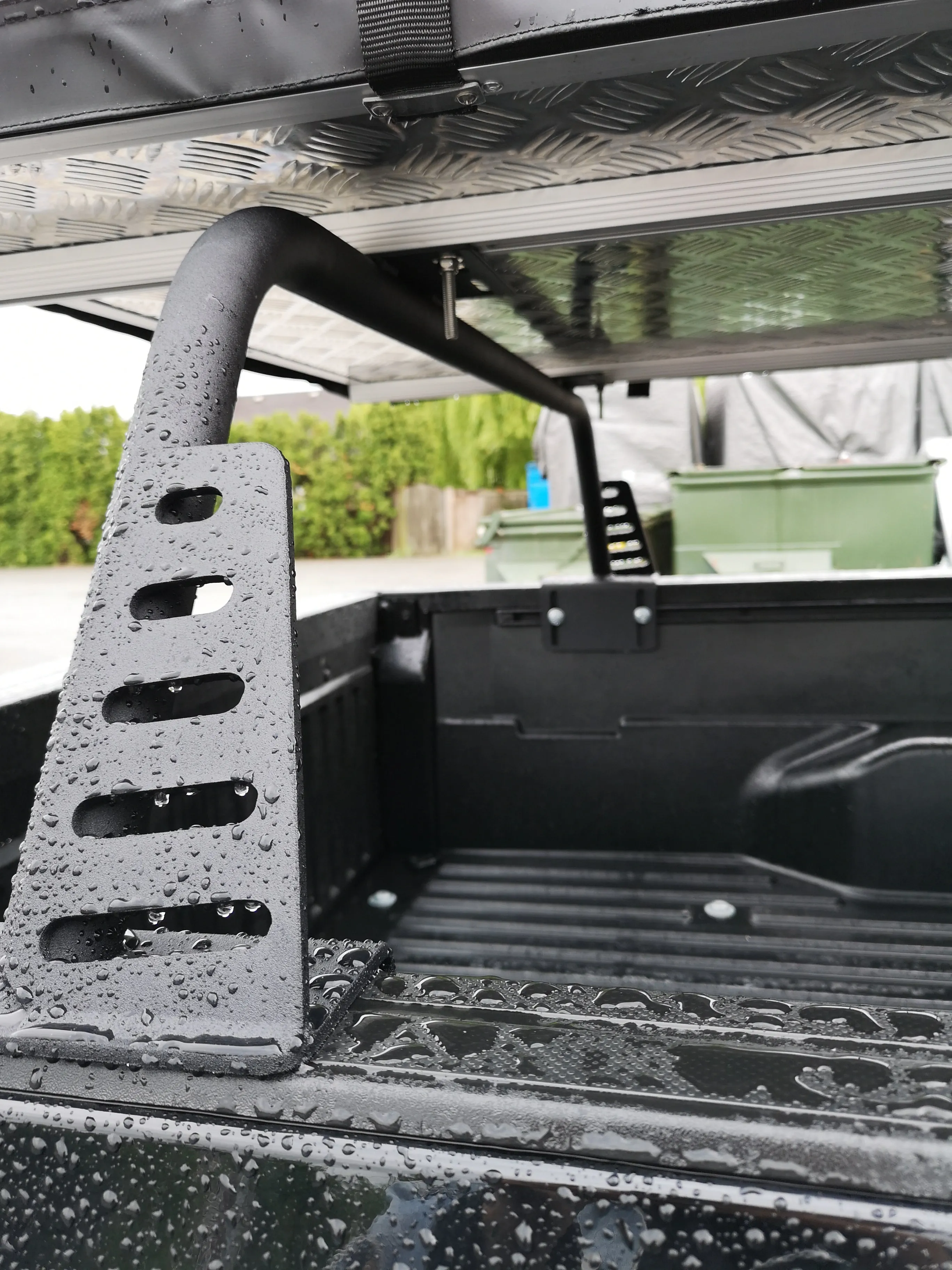 O2 Fabrication 2005  Tacoma Bed Rack