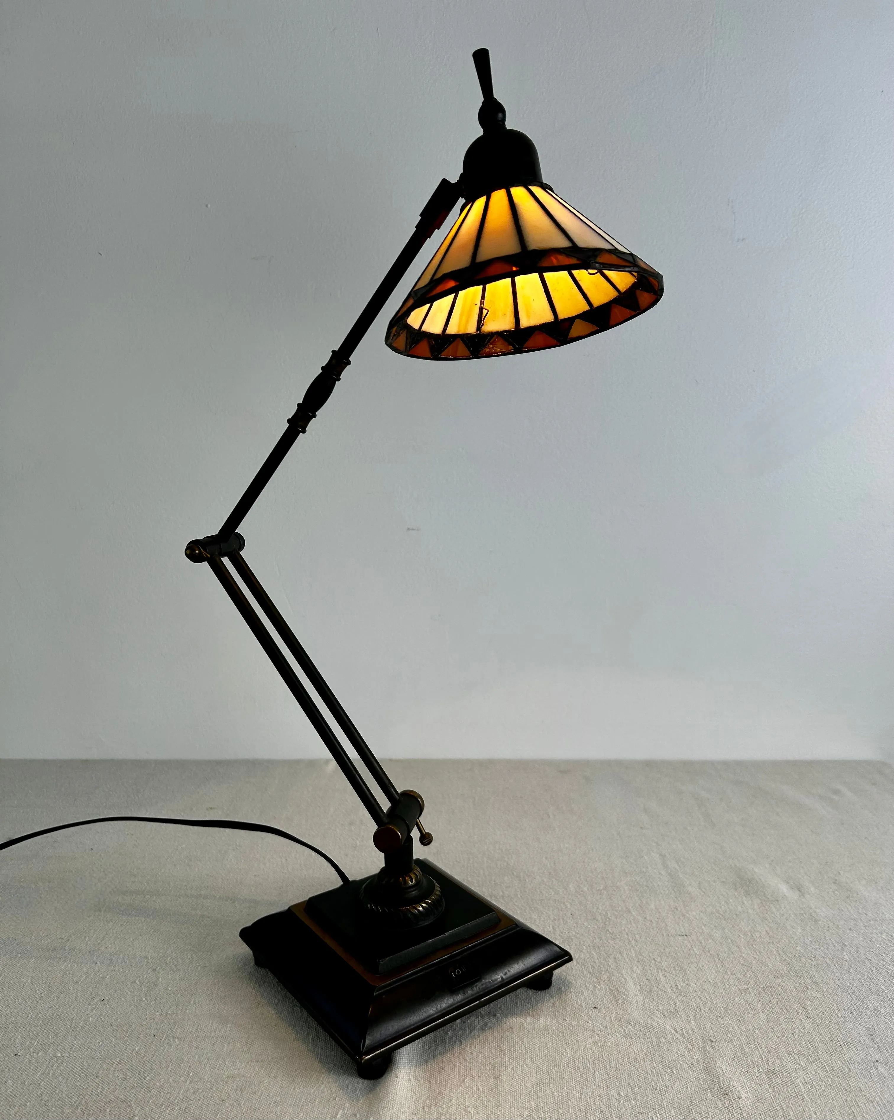 Table Lamp, Tiffany Style Shade, Adjustable Arm